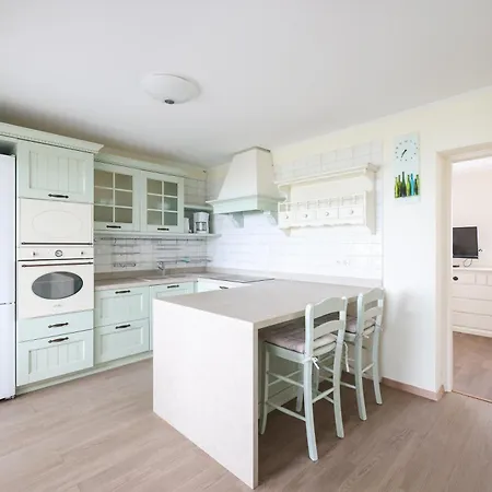 Malic Apartman Petrcane