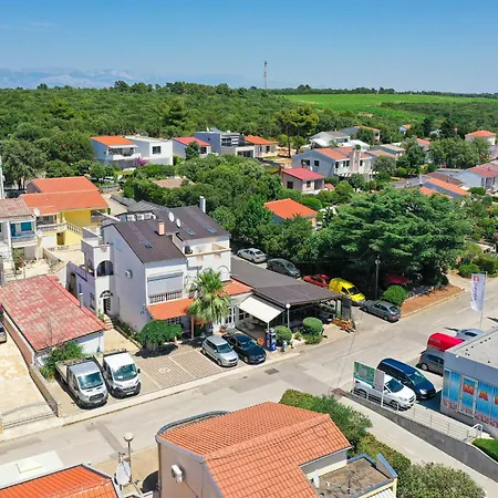 Malic * 佩特坎内